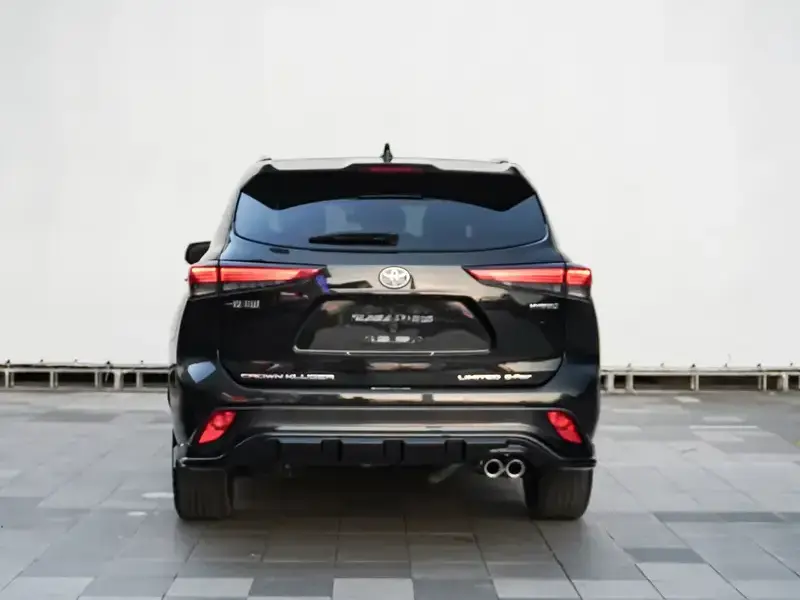 2021 Toyota Crown Kluger с пробегом 28 000 км