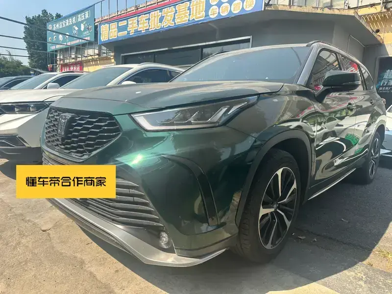2023 Toyota Crown Kluger с пробегом 32 000 км