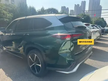 2023 Toyota Crown Kluger с пробегом 32 000 км