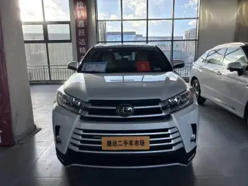2021 Toyota Highlander с пробегом 52 000 км