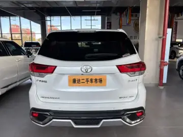 2021 Toyota Highlander с пробегом 52 000 км