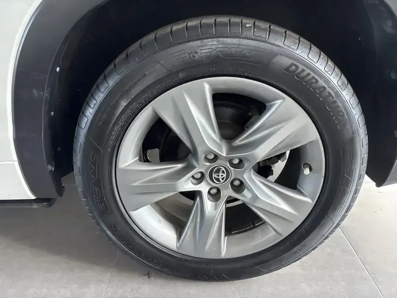 2021 Toyota Highlander с пробегом 52 000 км