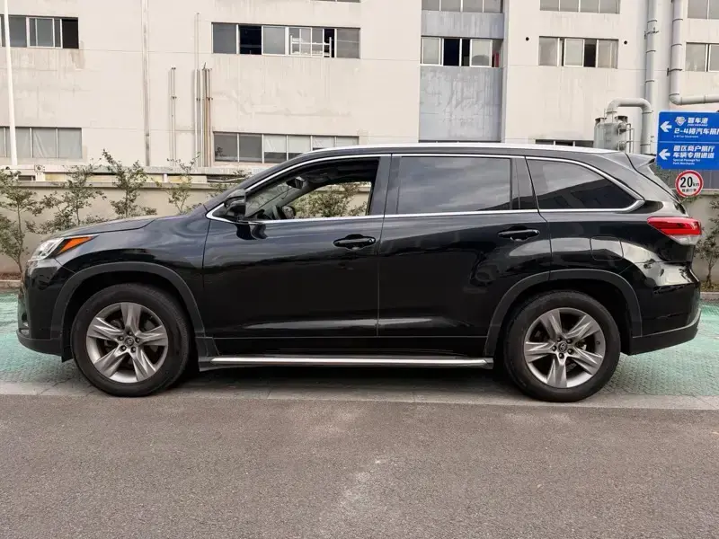 2021 Toyota Highlander с пробегом 90 000 км