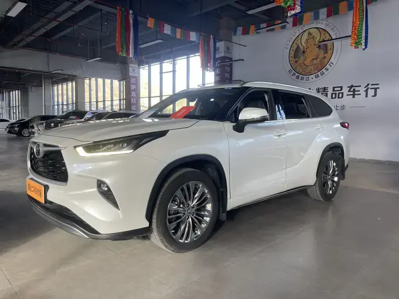 2022 Toyota Highlander с пробегом 49 100 км