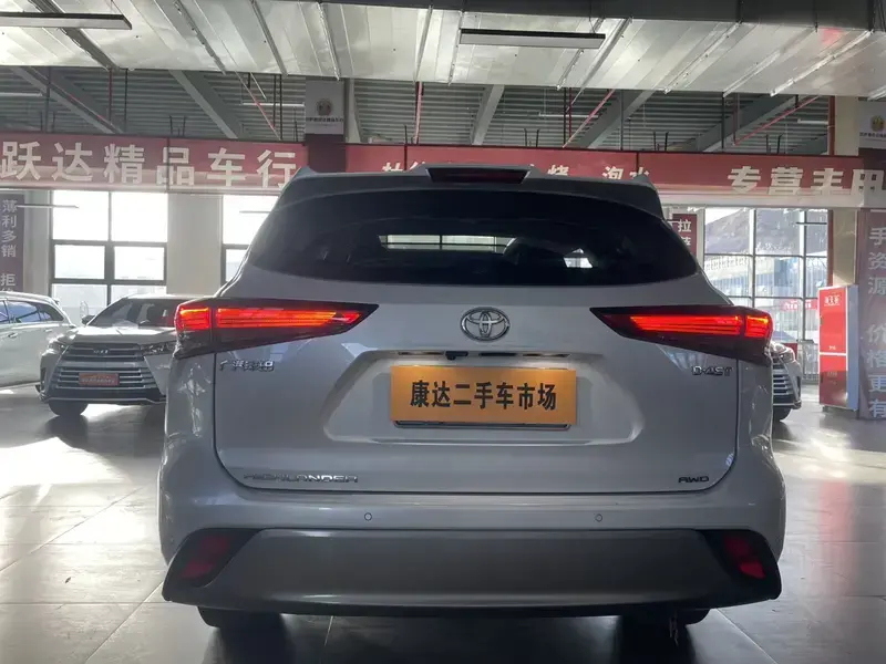 2022 Toyota Highlander с пробегом 49 100 км