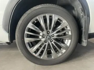 2022 Toyota Highlander с пробегом 49 100 км
