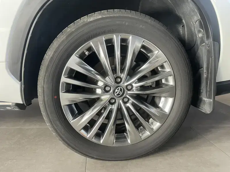 2022 Toyota Highlander с пробегом 49 100 км