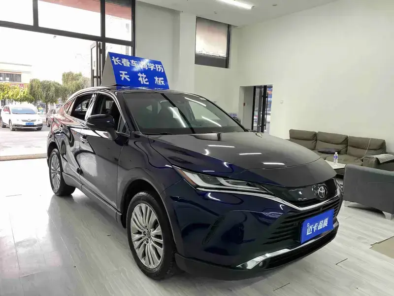 2022 Toyota Harrier с пробегом 50 000 км
