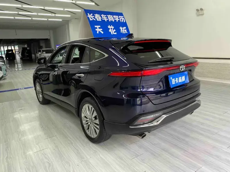 2022 Toyota Harrier с пробегом 50 000 км