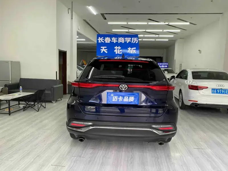 2022 Toyota Harrier с пробегом 50 000 км