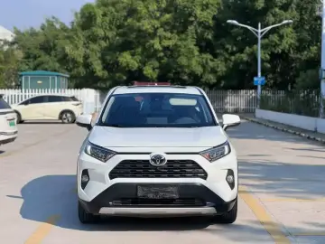 2022 Toyota RAV4 с пробегом 58 000 км