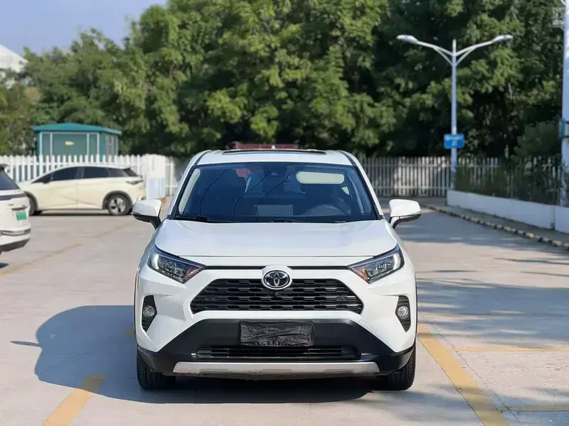 2022 Toyota RAV4 с пробегом 58 000 км