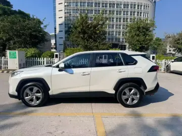 2022 Toyota RAV4 с пробегом 58 000 км