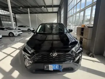 2023 Toyota RAV4 с пробегом 90 000 км