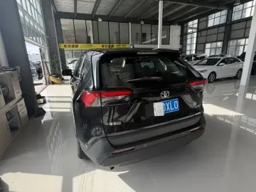 2023 Toyota RAV4 с пробегом 90 000 км