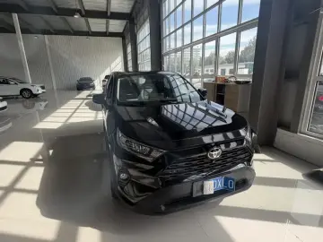 2023 Toyota RAV4 с пробегом 90 000 км