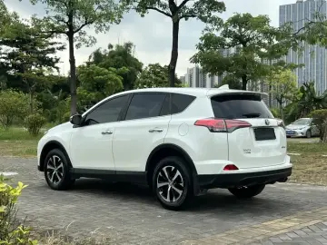 2019 Toyota RAV4 с пробегом 83 000 км
