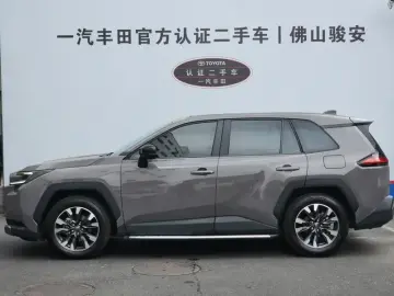 2026 Toyota RAV4 с пробегом 25 000 км