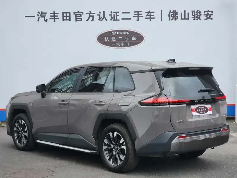 2026 Toyota RAV4 с пробегом 25 000 км