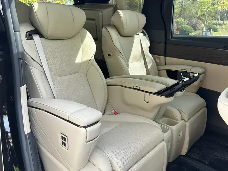 2023 Toyota Vellfire с пробегом 69 000 км