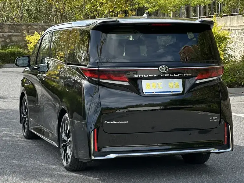 2023 Toyota Vellfire с пробегом 69 000 км