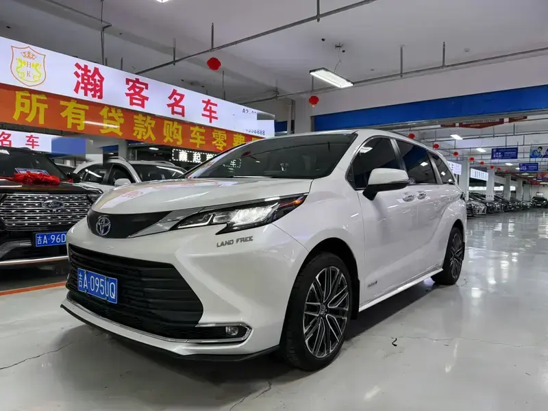 2021 Toyota Sienna с пробегом 92 000 км