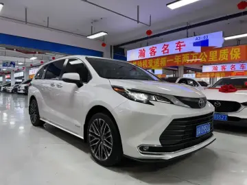 2021 Toyota Sienna с пробегом 92 000 км