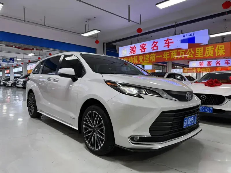 2021 Toyota Sienna с пробегом 92 000 км