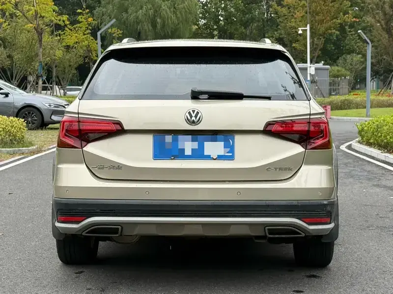 2017 Volkswagen C-Trek с пробегом 140 000 км