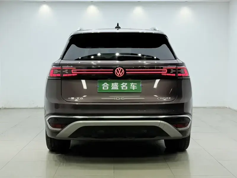 2022 Volkswagen ID.6 с пробегом 83 000 км