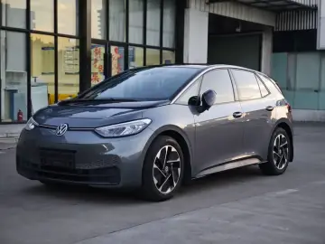 2025 Volkswagen ID.3 с пробегом 14 000 км