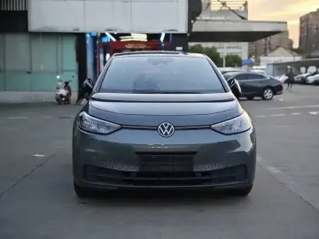 2025 Volkswagen ID.3 с пробегом 14 000 км