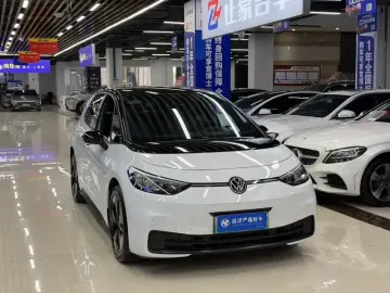 2025 Volkswagen ID.3 с пробегом 24 000 км