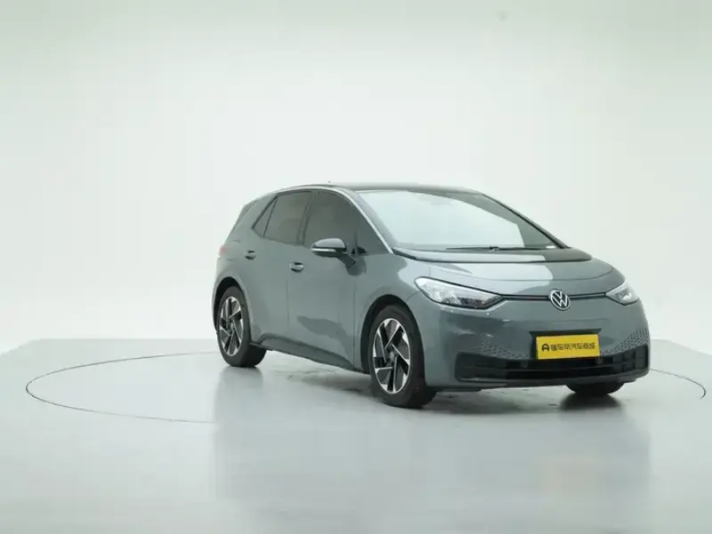 2024 Volkswagen ID.3 с пробегом 43 100 км