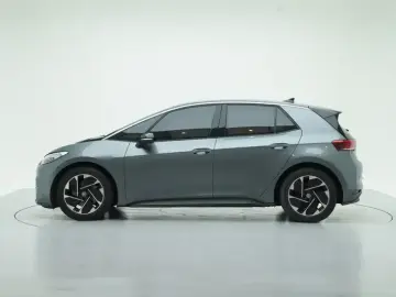 2024 Volkswagen ID.3 с пробегом 43 100 км