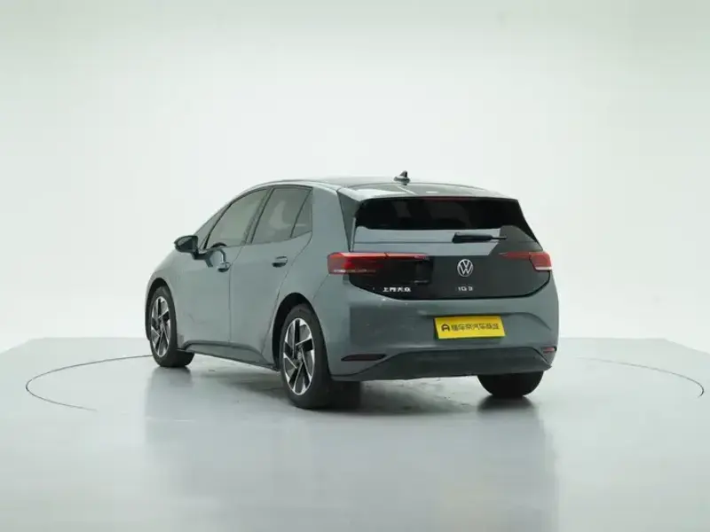 2024 Volkswagen ID.3 с пробегом 43 100 км