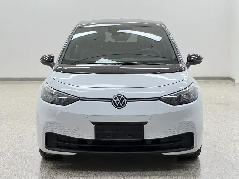 2025 Volkswagen ID.3 с пробегом 24 500 км