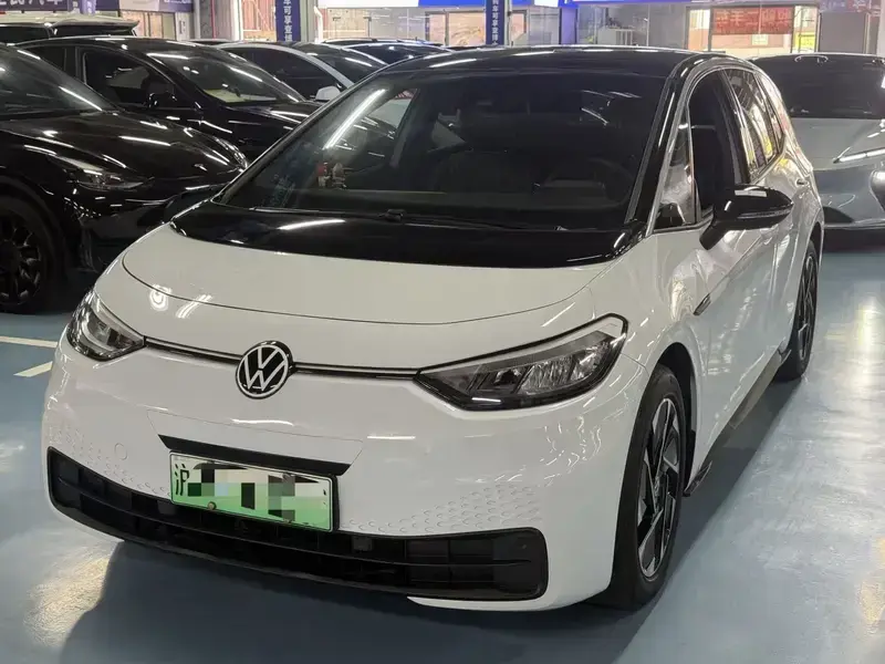 2023 Volkswagen ID.3 с пробегом 37 000 км
