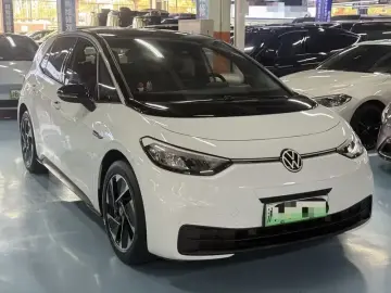 2023 Volkswagen ID.3 с пробегом 37 000 км