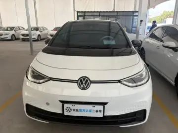 2025 Volkswagen ID.3 с пробегом 17 000 км