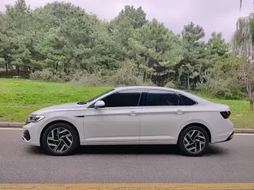 2024 Volkswagen Sagitar с пробегом 23 000 км