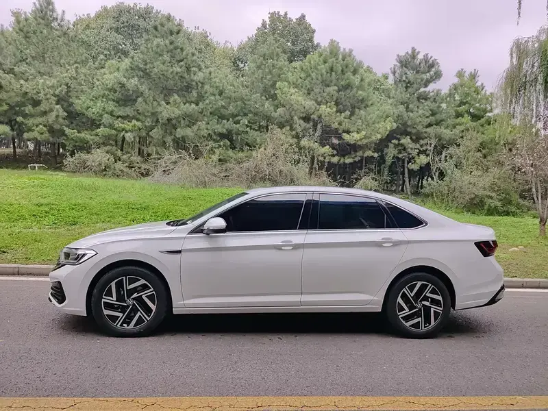 2024 Volkswagen Sagitar с пробегом 23 000 км