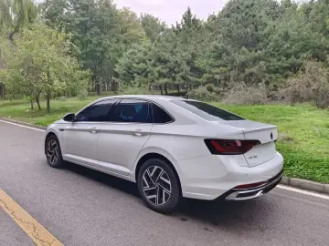 2024 Volkswagen Sagitar с пробегом 23 000 км