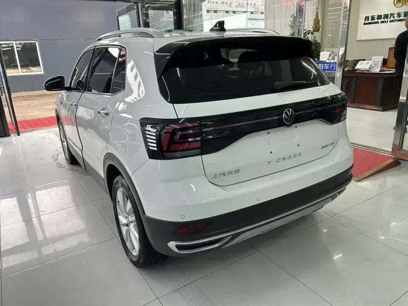 2021 Volkswagen T-Cross с пробегом 15 800 км