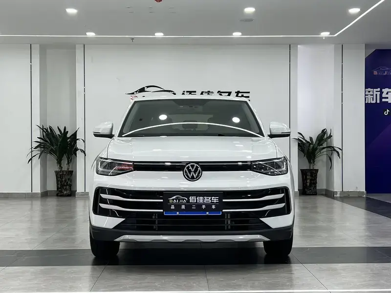 2025 Volkswagen Tharu с пробегом 11 000 км
