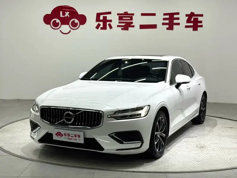 2020 Volvo S60 с пробегом 91 000 км
