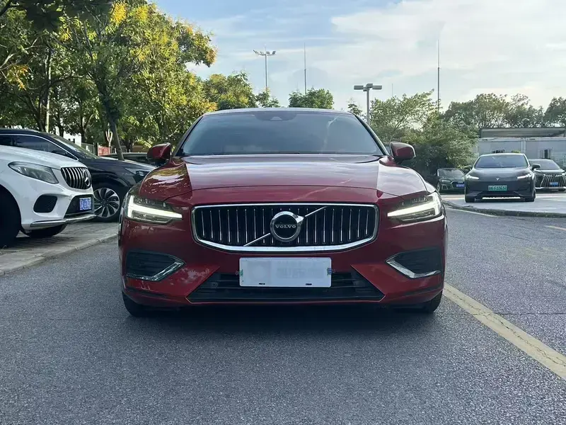2021 Volvo S60 с пробегом 79 000 км