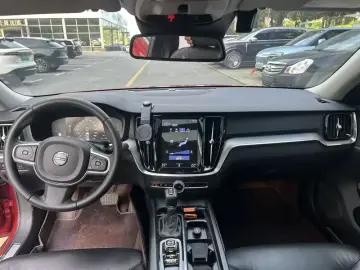 2021 Volvo S60 с пробегом 79 000 км
