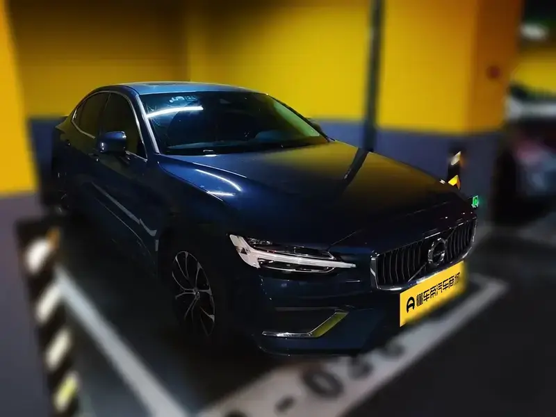 2022 Volvo S60 с пробегом 43 400 км