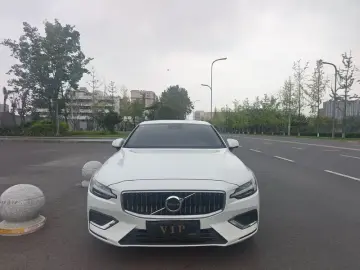 2023 Volvo S60 с пробегом 55 000 км